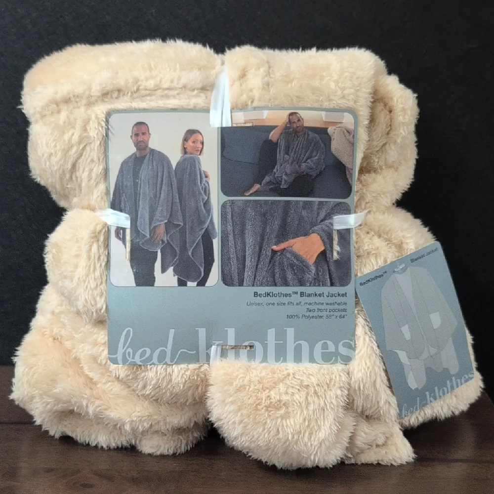 BedKlothes Blanket Jacket Wearable Sherpa Wrap Tan One Size NWT